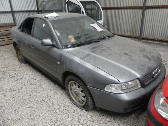 Voiture Audi A4 - 汽车:图1 Voiture Audi A4 - 汽车:图1