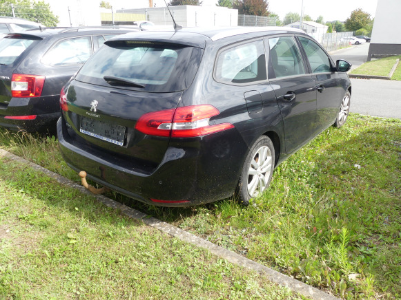 Voiture break Peugeot 308 (2017-211.679 km) - 旅行车:图3 Voiture break Peugeot 308 (2017-211.679 km) - 旅行车:图3