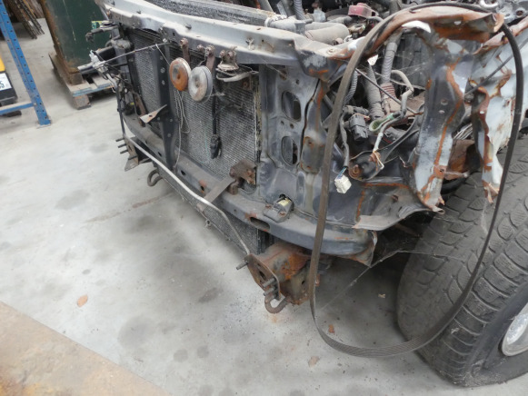 Voiture (pour pièces) Toyota Land Cruiser (J12) - 汽车:图3 Voiture (pour pièces) Toyota Land Cruiser (J12) - 汽车:图3