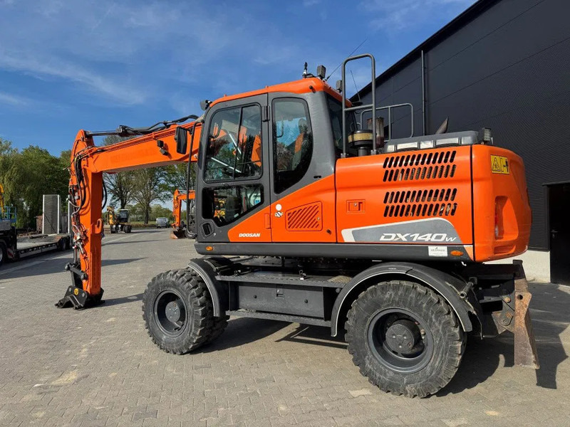 Doosan DX140-5 2018 - 轮式挖掘机:图3 Doosan DX140-5 2018 - 轮式挖掘机:图3