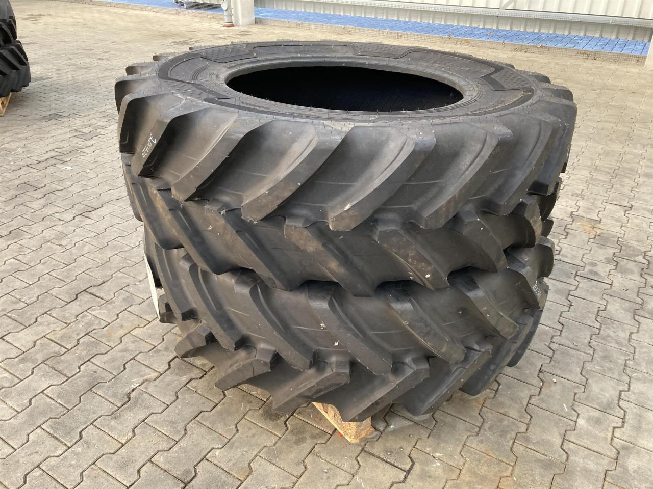Alliance 460/85R34 - 轮胎 适用于 农业机械:图1 Alliance 460/85R34 - 轮胎 适用于 农业机械:图1