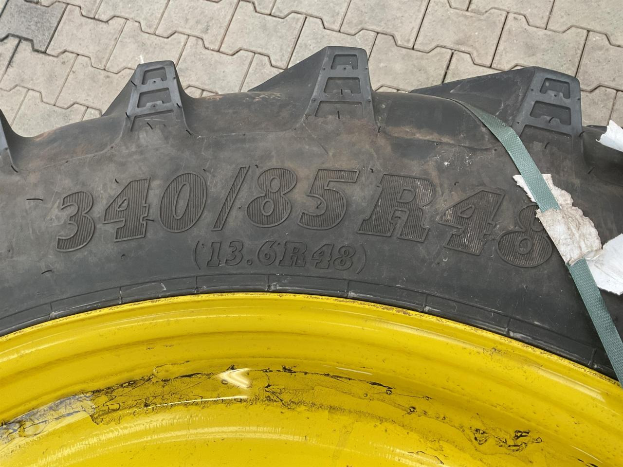 BKT 340/85R48 - 轮胎 适用于 农业机械:图2 BKT 340/85R48 - 轮胎 适用于 农业机械:图2