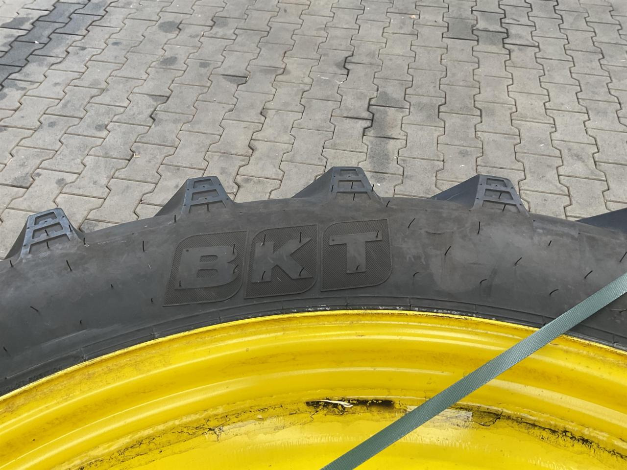 BKT 340/85R48 - 轮胎 适用于 农业机械:图4 BKT 340/85R48 - 轮胎 适用于 农业机械:图4