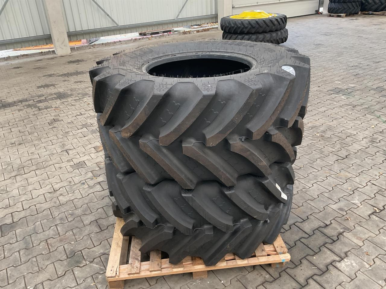 BKT 600/65R28 - 轮胎 适用于 农业机械:图1 BKT 600/65R28 - 轮胎 适用于 农业机械:图1