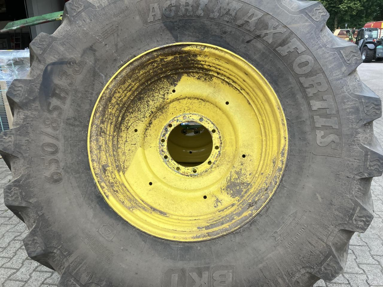 BKT 650/85R38 - 轮胎 适用于 农业机械:图2 BKT 650/85R38 - 轮胎 适用于 农业机械:图2