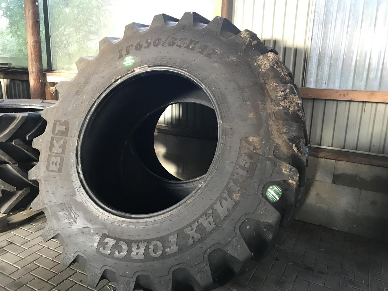 BKT 650/85R42 IF - 轮胎 适用于 农业机械:图2 BKT 650/85R42 IF - 轮胎 适用于 农业机械:图2
