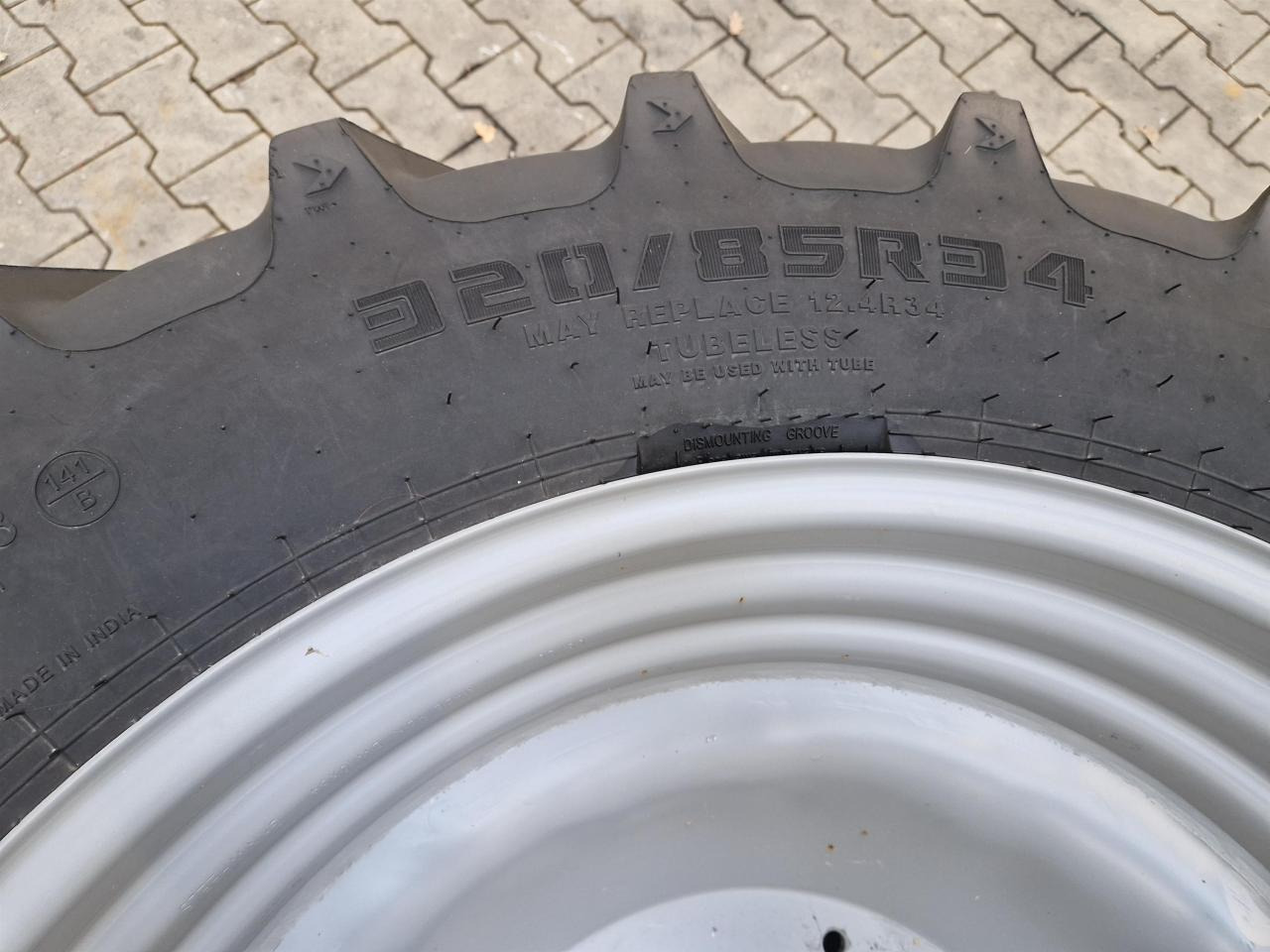 CEAT 320/85R34 - 轮胎 适用于 农业机械:图2 CEAT 320/85R34 - 轮胎 适用于 农业机械:图2