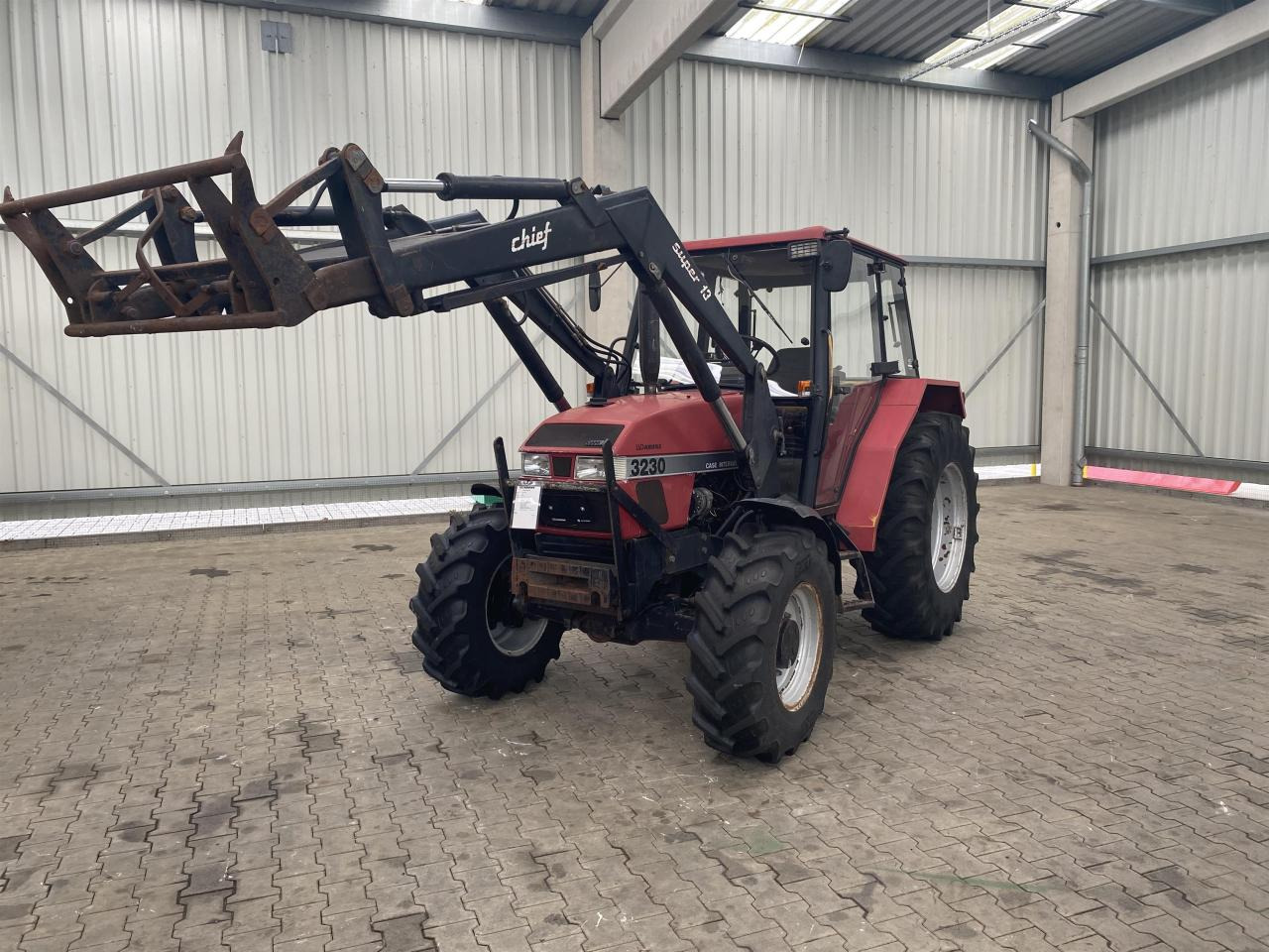 Case-IH 3230 - 拖拉机:图1 Case-IH 3230 - 拖拉机:图1