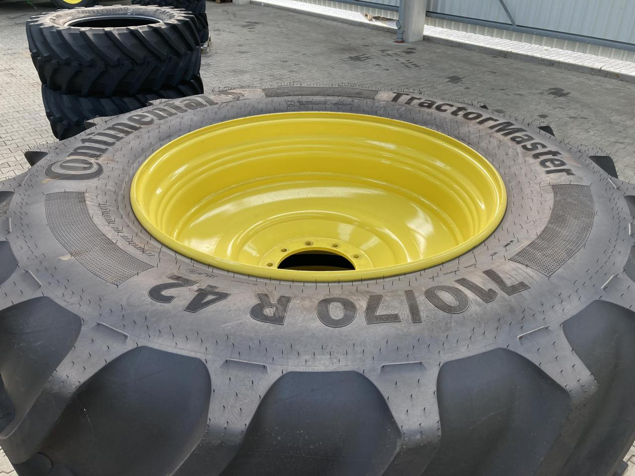 Continental 710/70R42 - 轮胎 适用于 农业机械:图3 Continental 710/70R42 - 轮胎 适用于 农业机械:图3