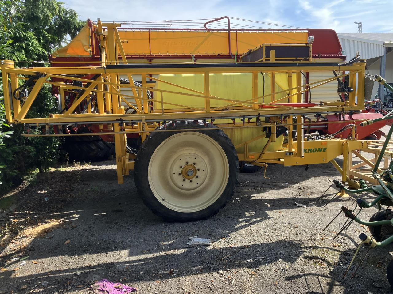 Dubex Junior 2500-27 - 牵引式喷雾机:图1 Dubex Junior 2500-27 - 牵引式喷雾机:图1