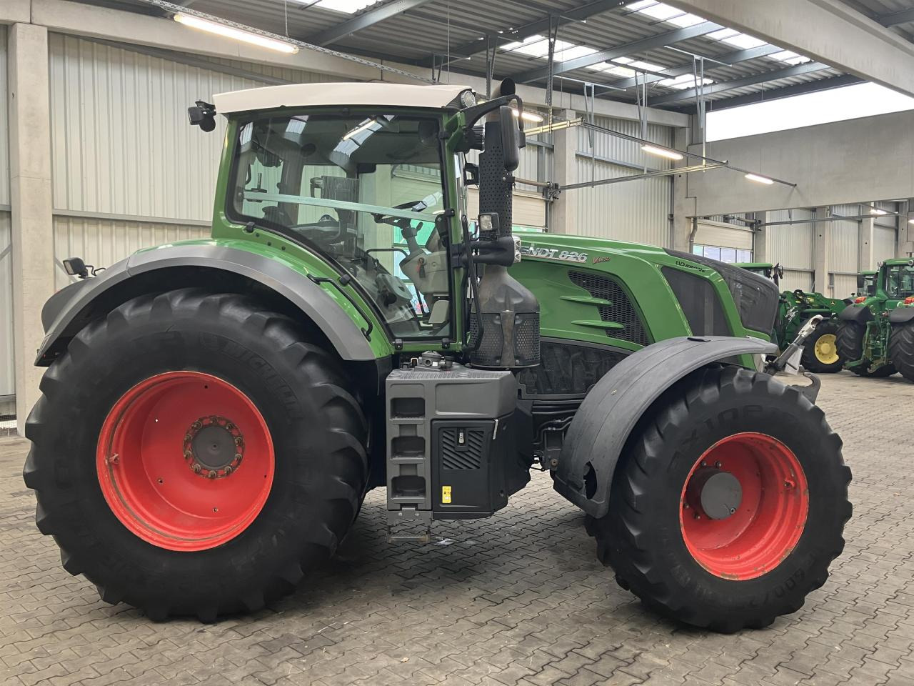 Fendt 826 Vario ProfiPlus - 拖拉机:图4 Fendt 826 Vario ProfiPlus - 拖拉机:图4