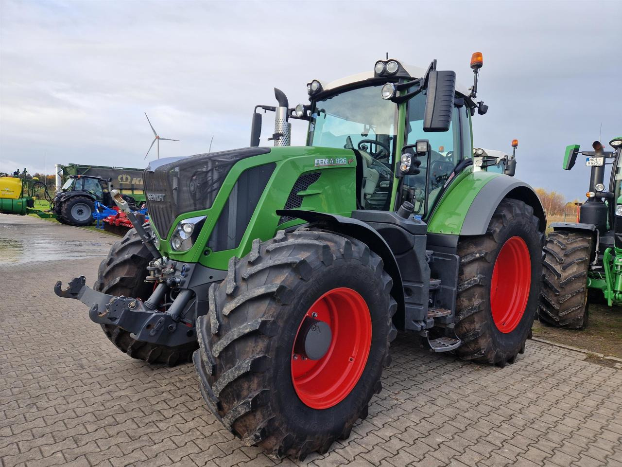 Fendt 826 Vario S4 Profi Plus - 拖拉机:图2 Fendt 826 Vario S4 Profi Plus - 拖拉机:图2