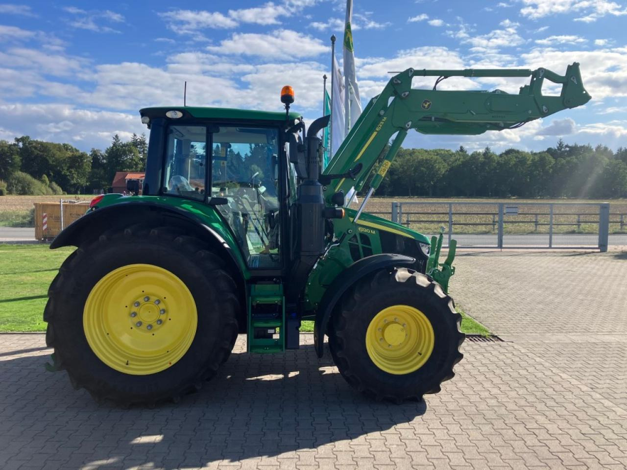 John Deere 6120M - 拖拉机:图2 John Deere 6120M - 拖拉机:图2