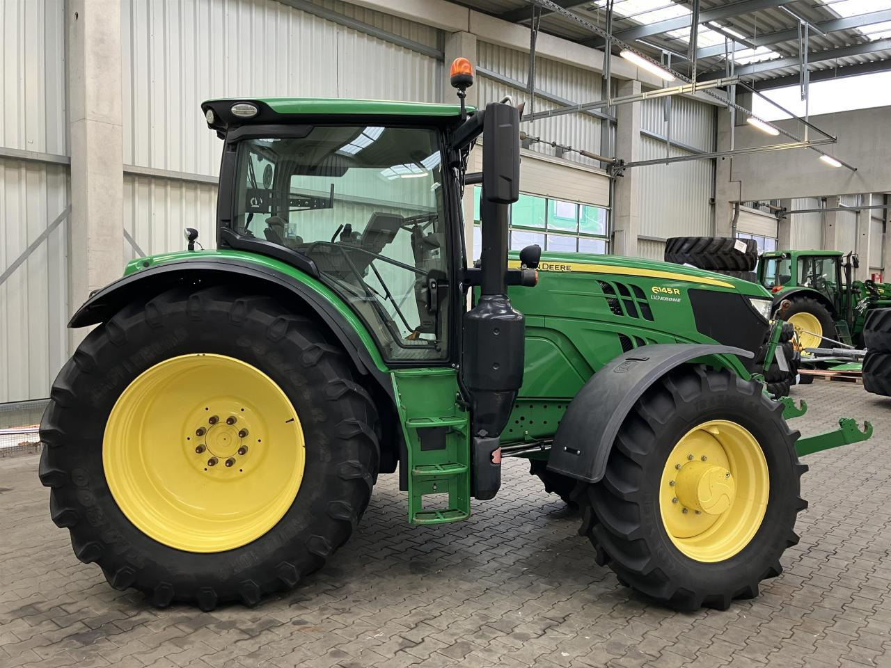 John Deere 6145R - 拖拉机:图4 John Deere 6145R - 拖拉机:图4