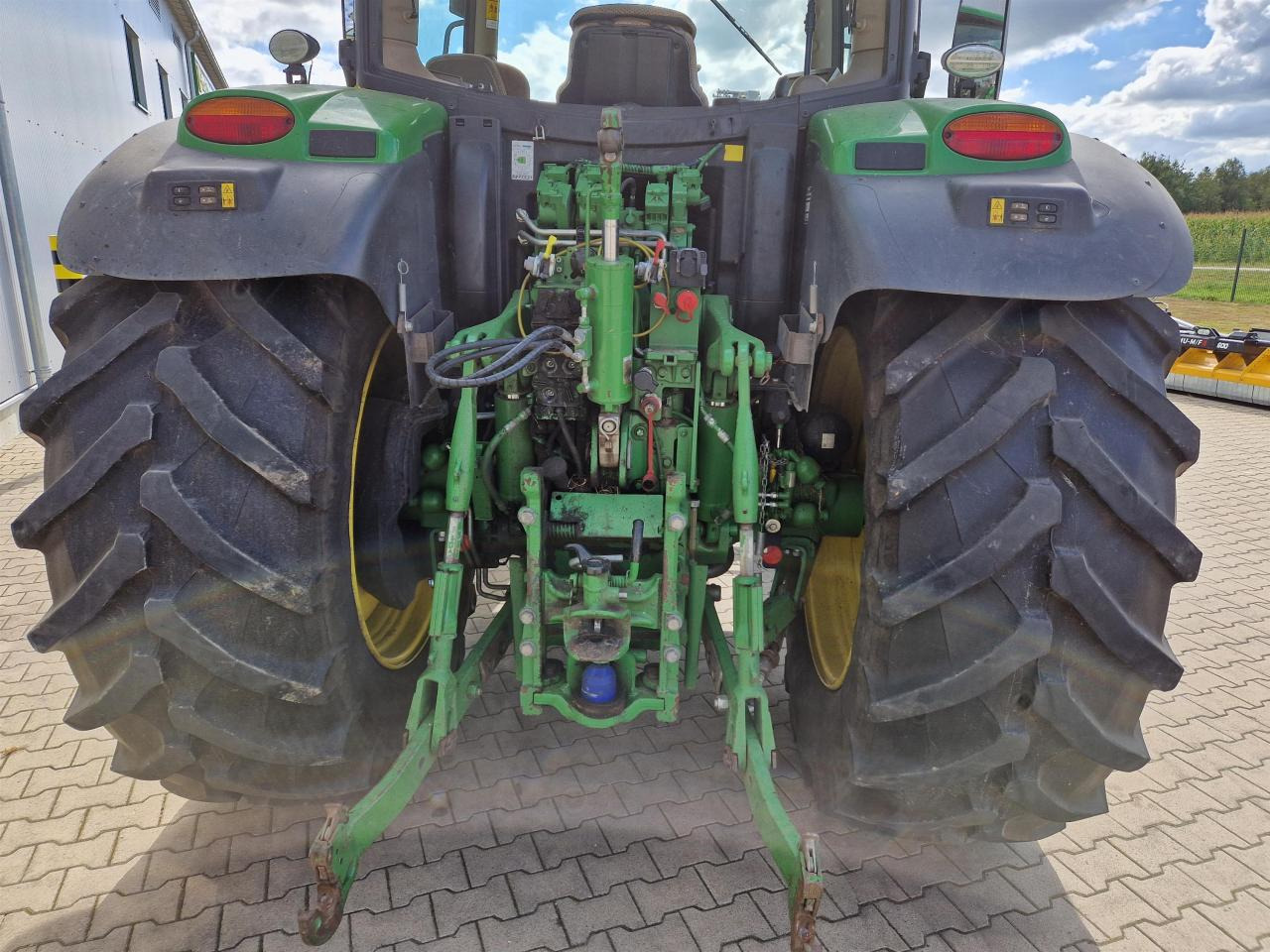 John Deere 6145R - 拖拉机:图4 John Deere 6145R - 拖拉机:图4