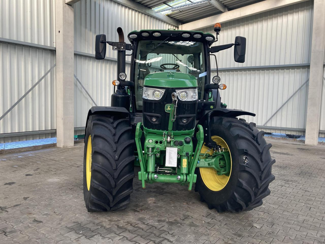 John Deere 6155R - 拖拉机:图3 John Deere 6155R - 拖拉机:图3
