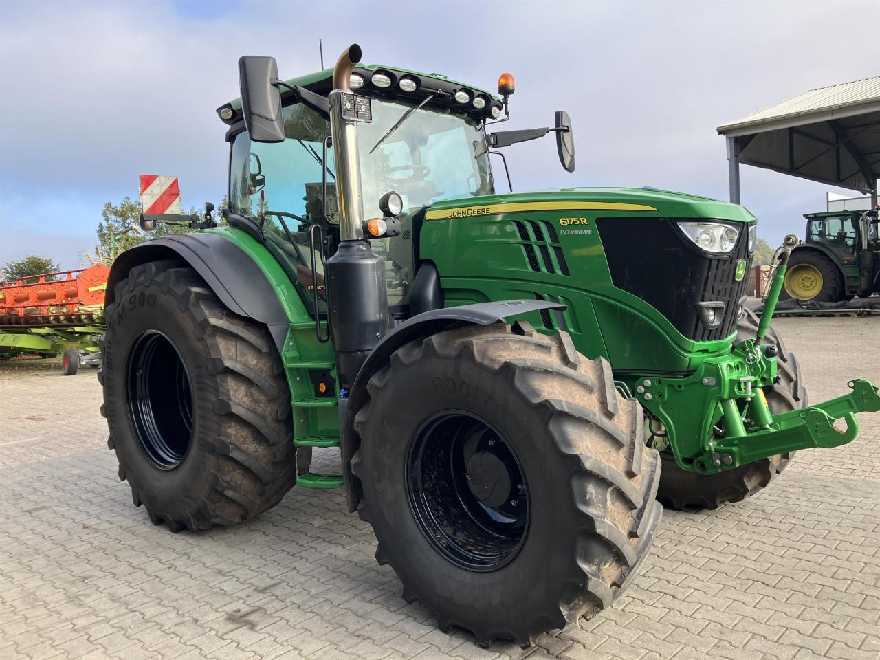 John Deere 6175R - 拖拉机:图2 John Deere 6175R - 拖拉机:图2
