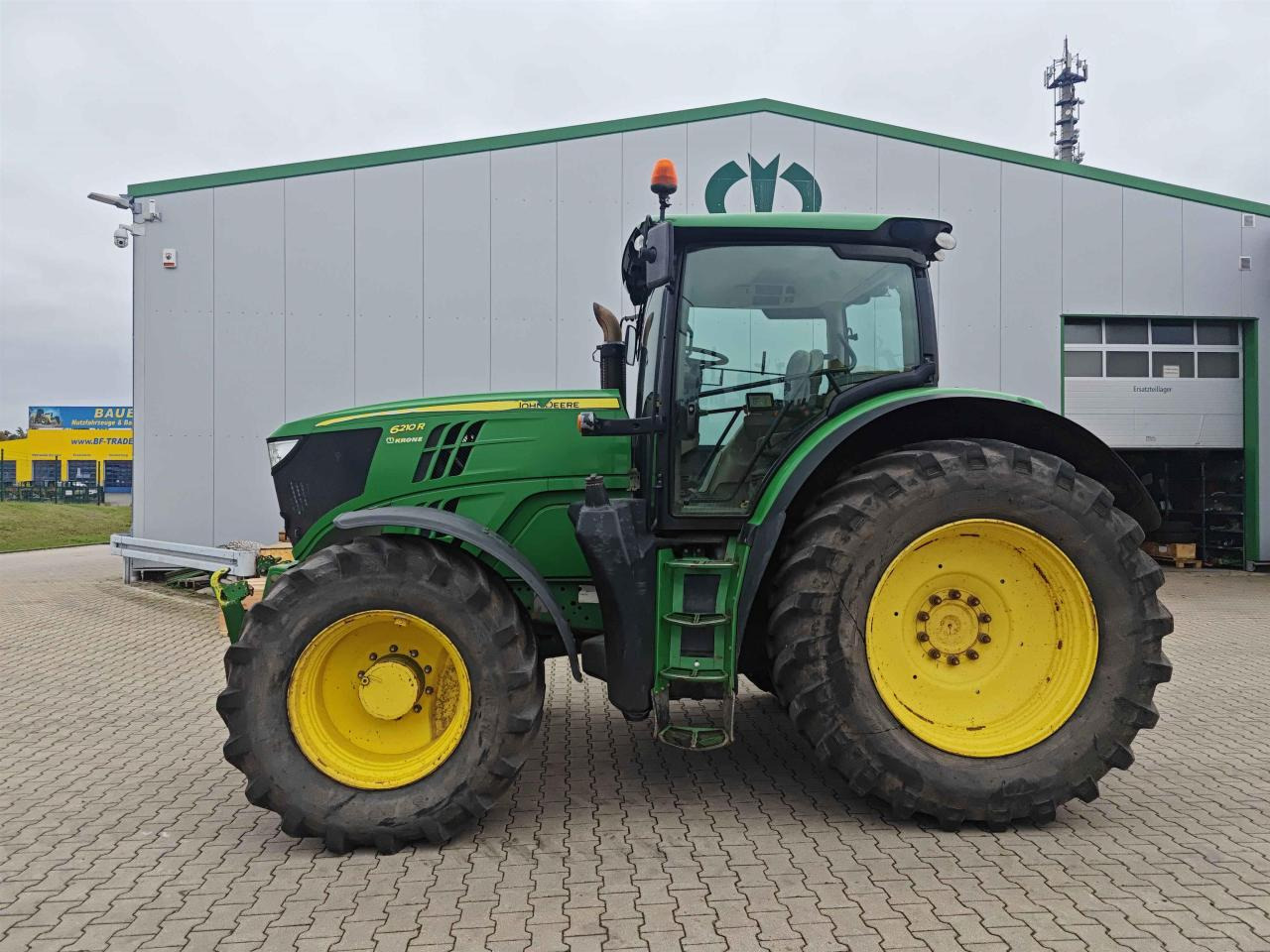 John Deere 6210R - 拖拉机:图2 John Deere 6210R - 拖拉机:图2