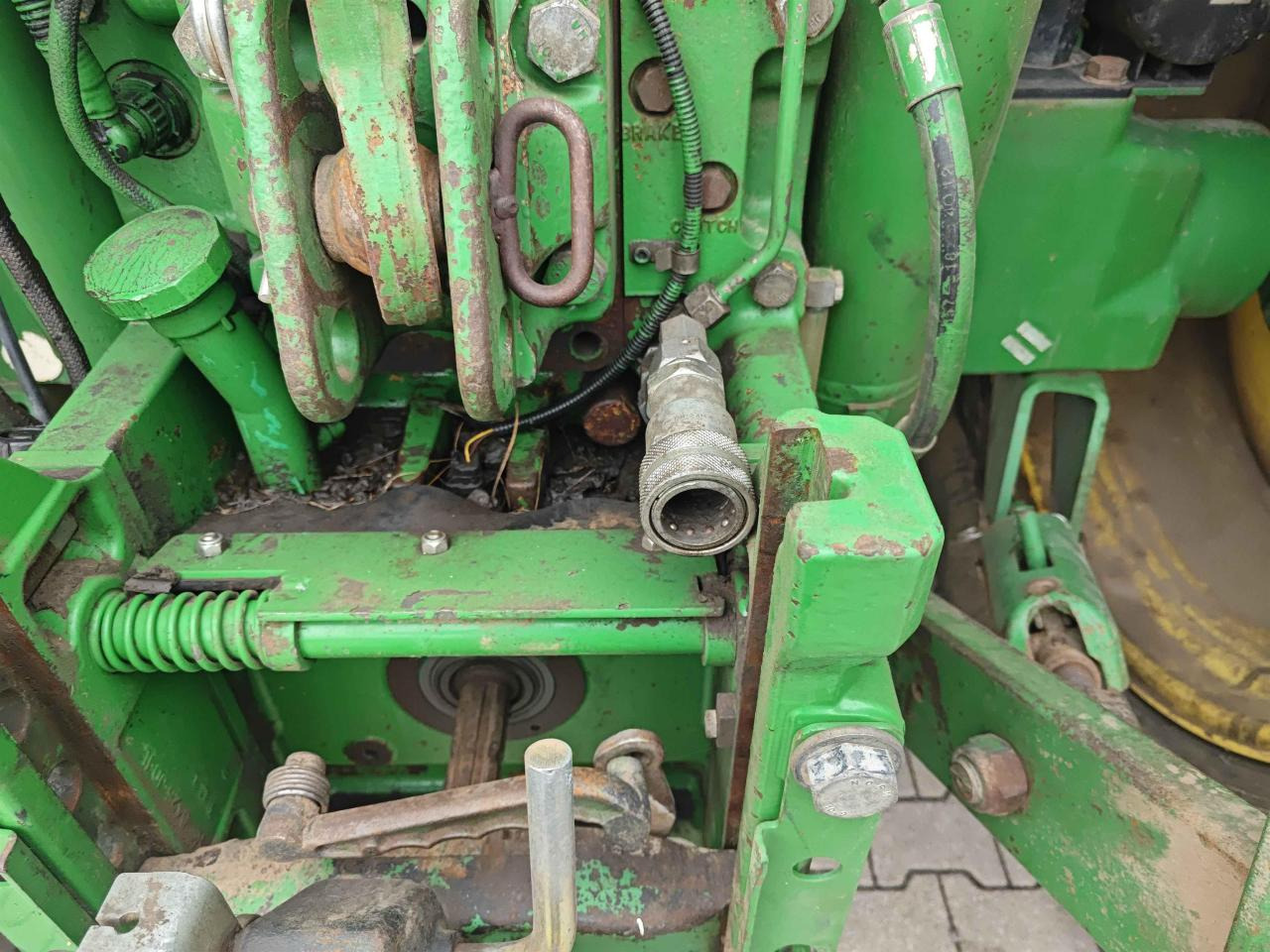 拖拉机 John Deere 6210R：图6