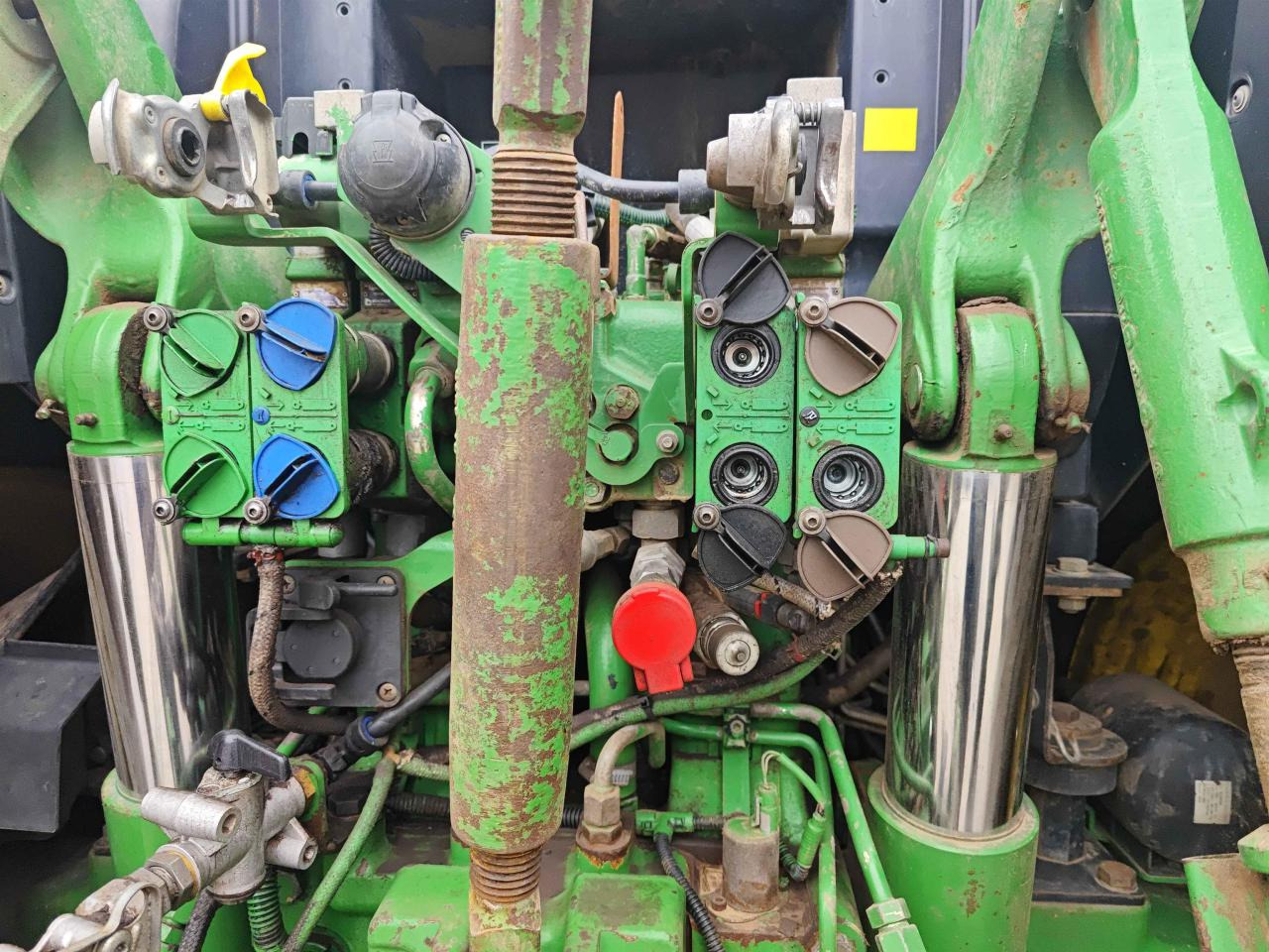 拖拉机 John Deere 6210R：图7