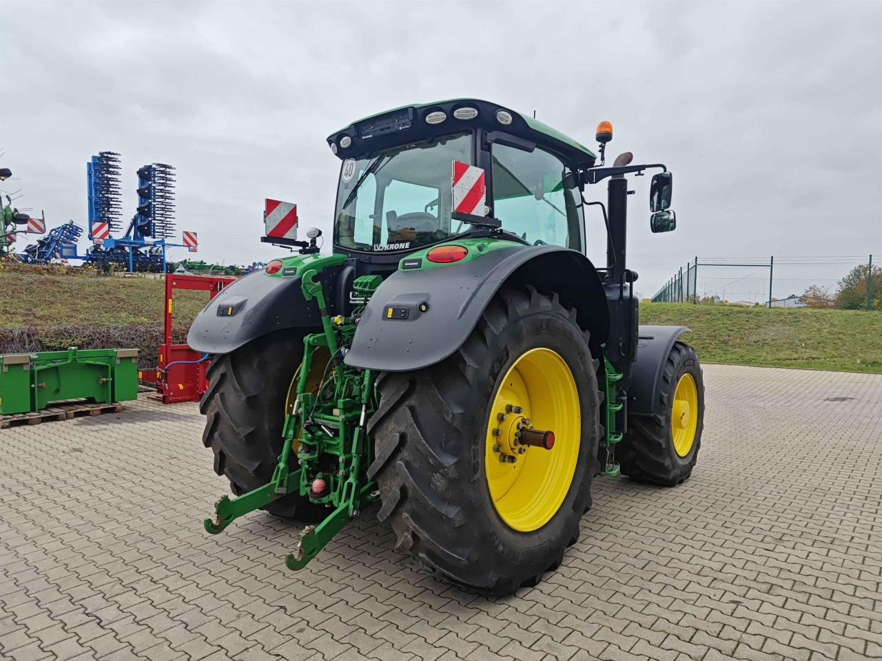 John Deere 6215R - 拖拉机:图5 John Deere 6215R - 拖拉机:图5