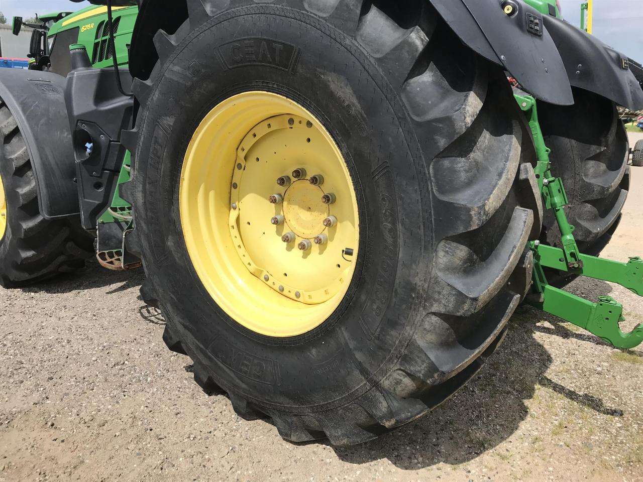拖拉机 John Deere 6215R：图11