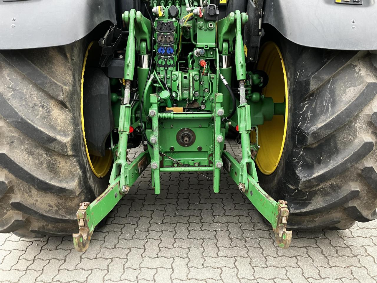拖拉机 John Deere 6215R：图6