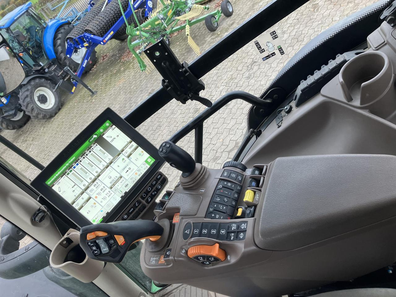 拖拉机 John Deere 6250R：图8