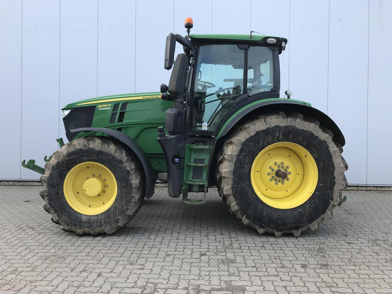 John Deere 6250R - 拖拉机:图1 John Deere 6250R - 拖拉机:图1