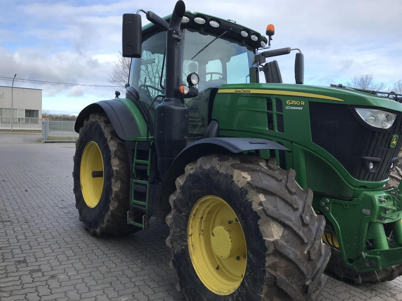 John Deere 6250R - 拖拉机:图2 John Deere 6250R - 拖拉机:图2