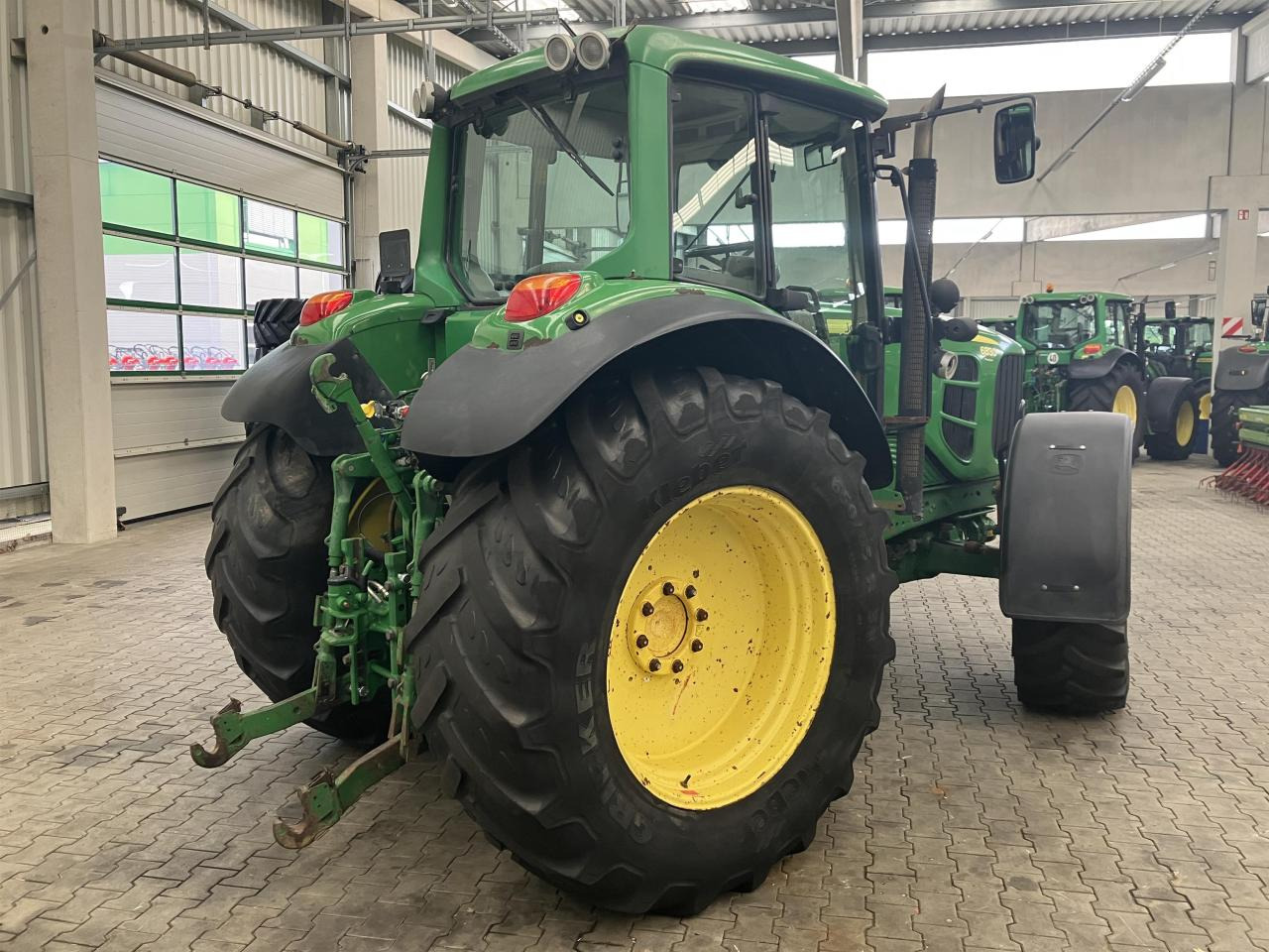 John Deere 6830 Premium - 拖拉机:图3 John Deere 6830 Premium - 拖拉机:图3