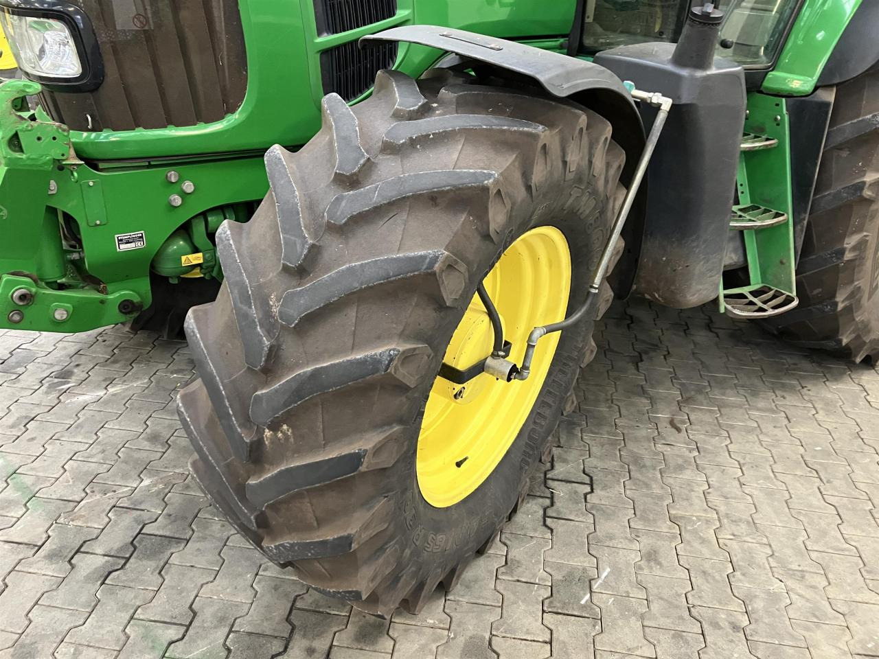 John Deere 6830 Premium - 拖拉机:图2 John Deere 6830 Premium - 拖拉机:图2