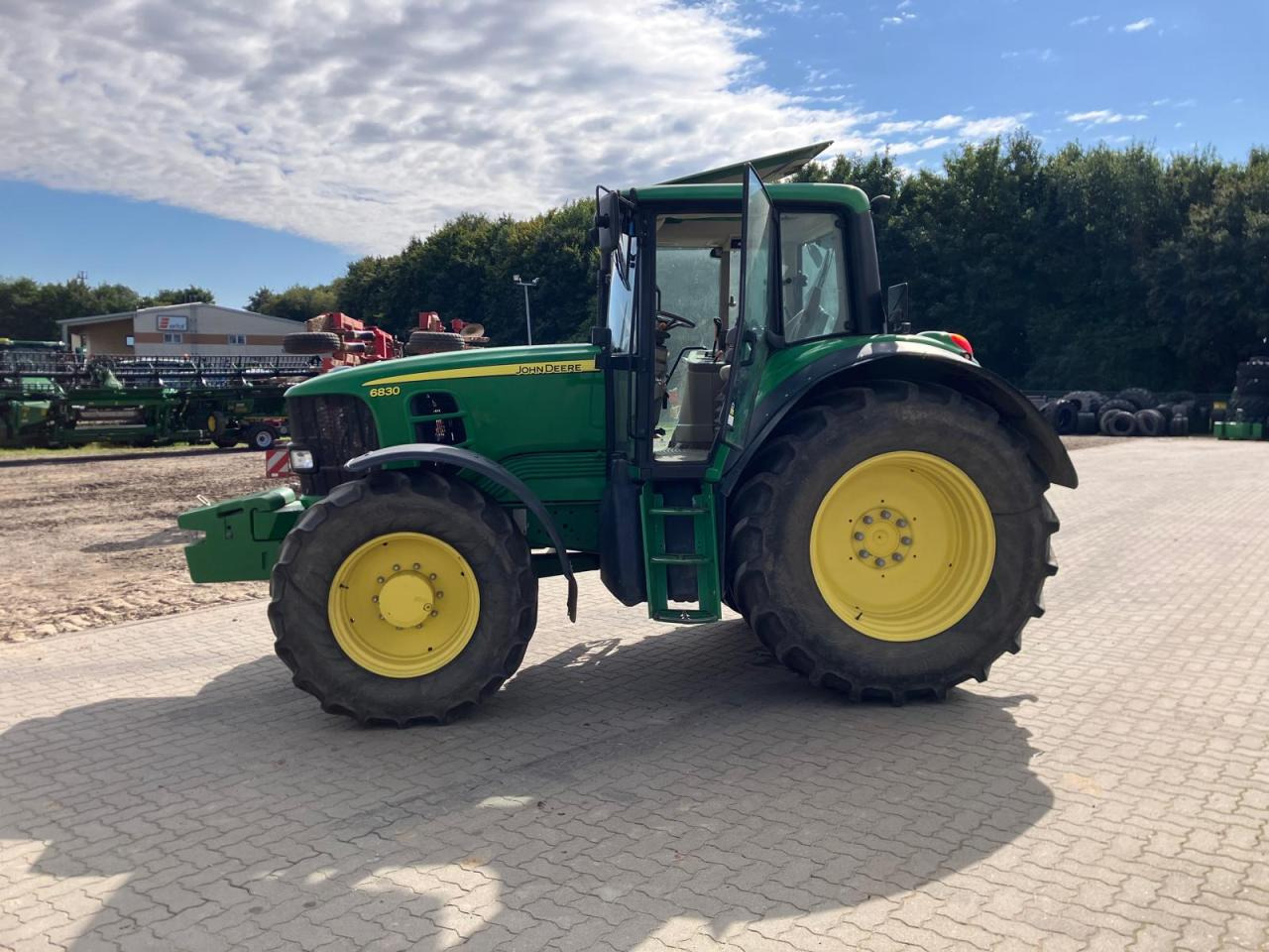 John Deere 6830 - 拖拉机:图1 John Deere 6830 - 拖拉机:图1