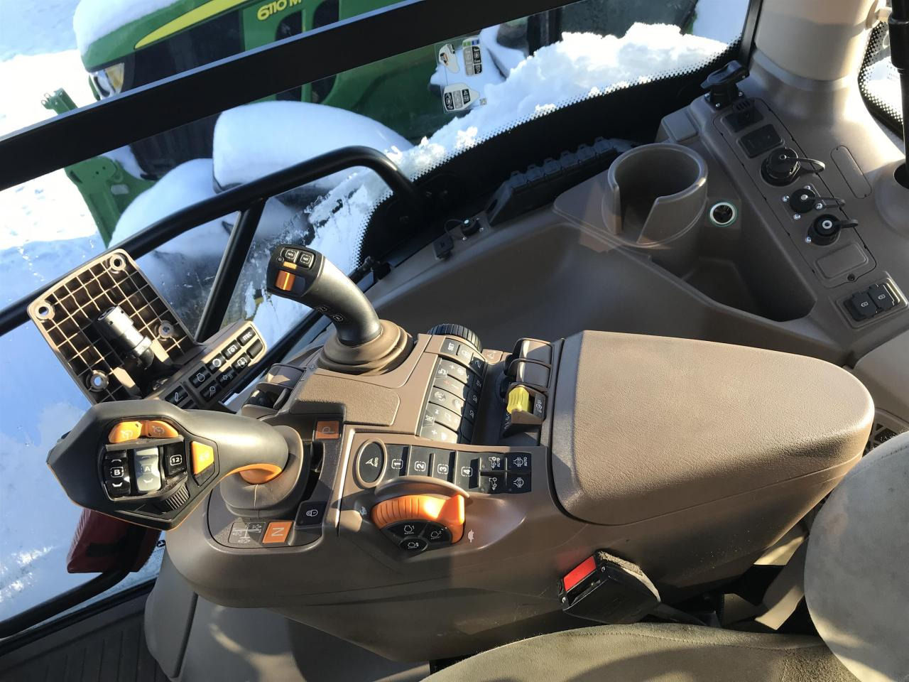 拖拉机 John Deere 6R 140：图6