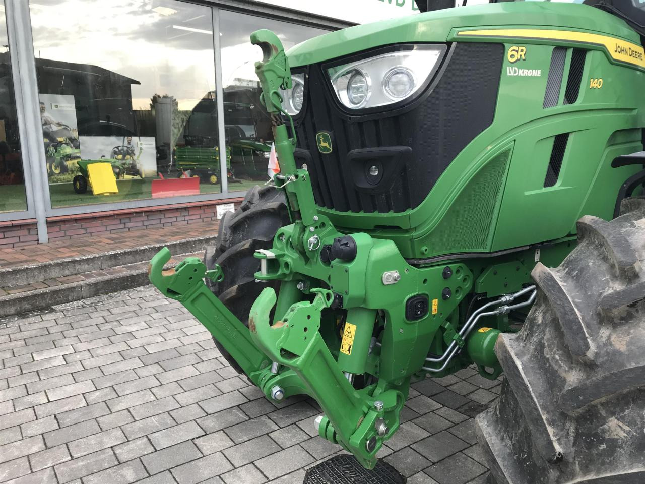 John Deere 6R 140 - 拖拉机:图1 John Deere 6R 140 - 拖拉机:图1