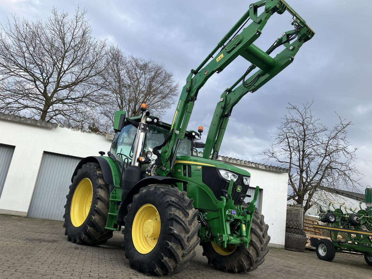John Deere 6R 155 - 拖拉机:图2 John Deere 6R 155 - 拖拉机:图2
