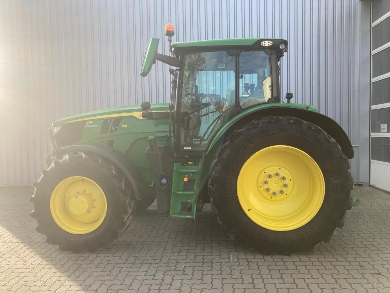 John Deere 6R 155 - 拖拉机:图1 John Deere 6R 155 - 拖拉机:图1