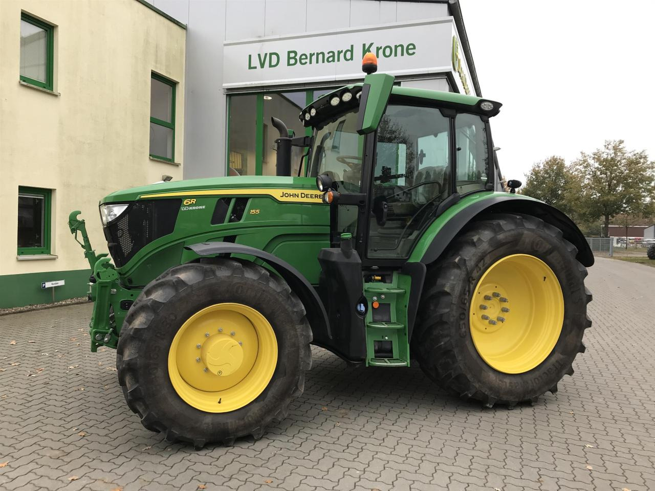 John Deere 6R 155 - 拖拉机:图1 John Deere 6R 155 - 拖拉机:图1