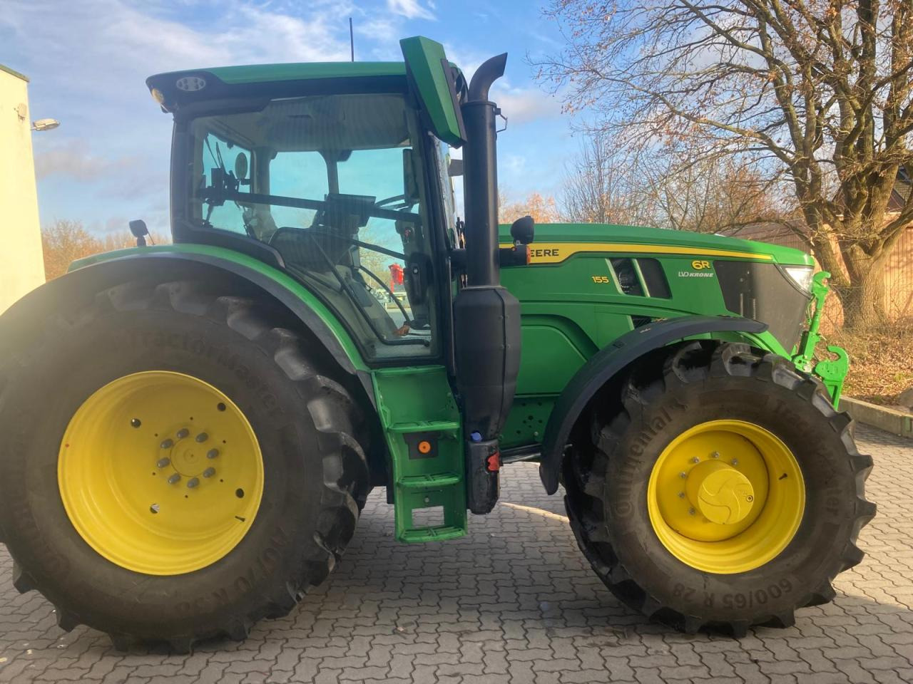 John Deere 6R 155 - 拖拉机:图2 John Deere 6R 155 - 拖拉机:图2