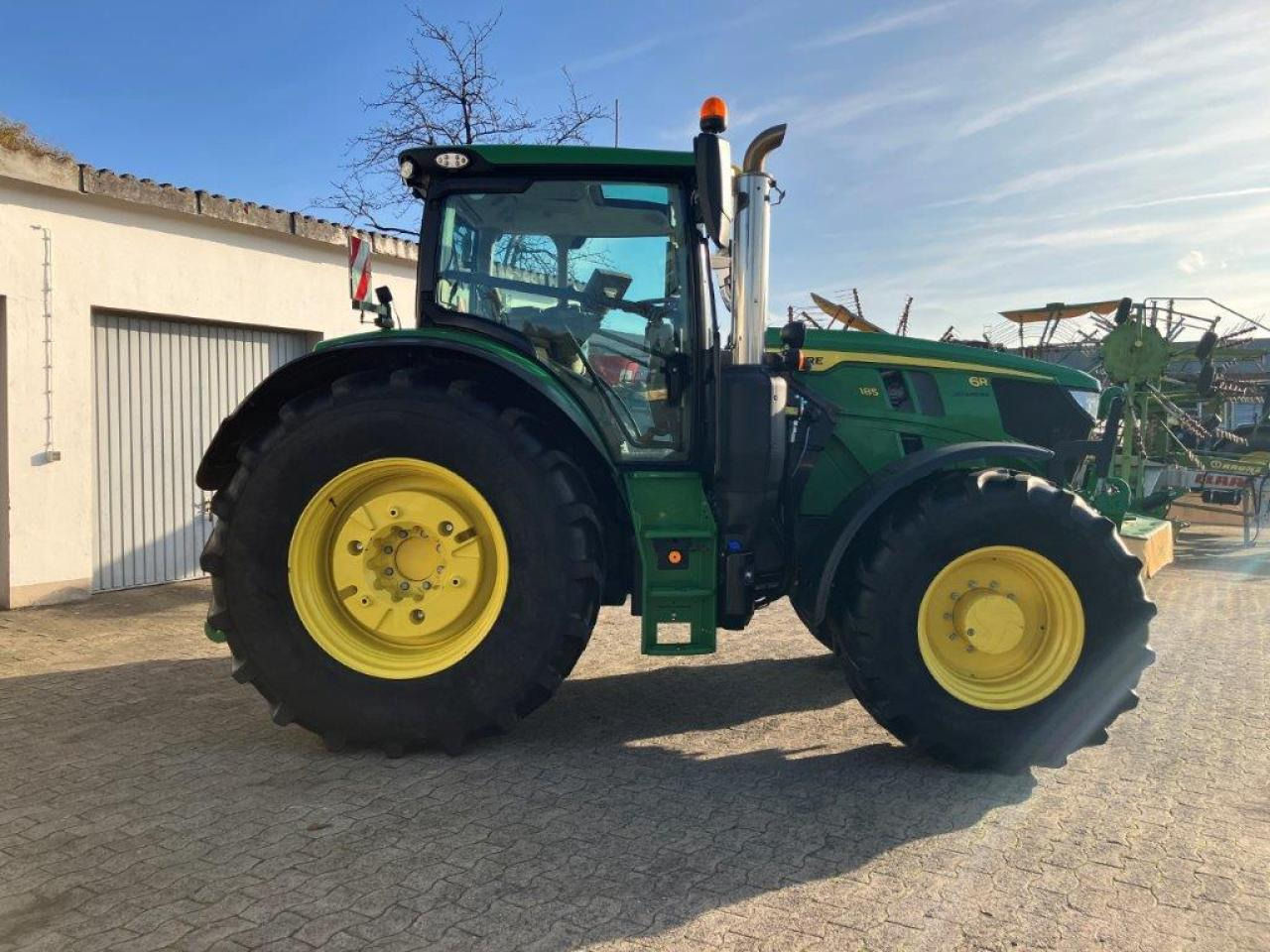 John Deere 6R 185 - 拖拉机:图4 John Deere 6R 185 - 拖拉机:图4