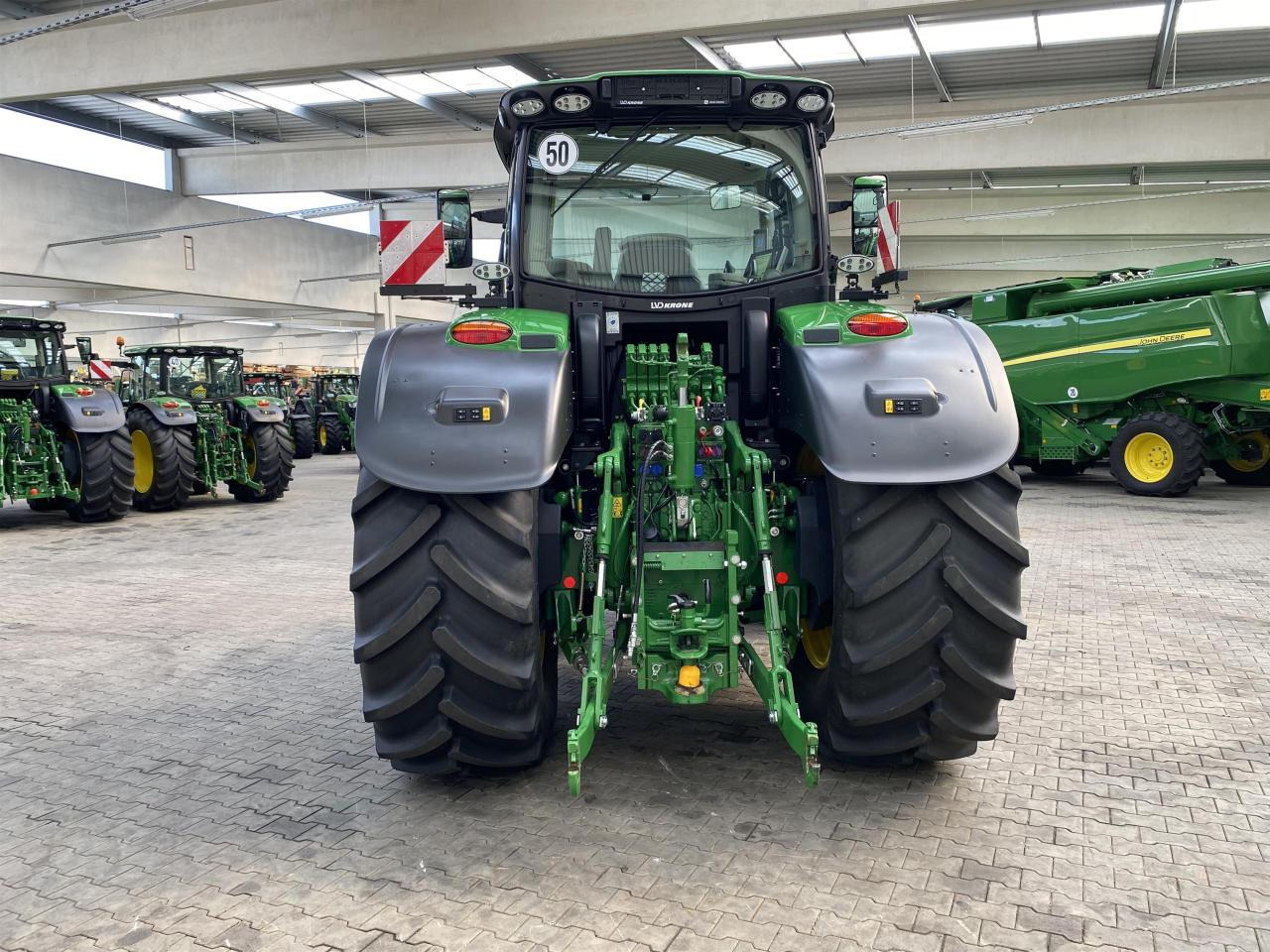 John Deere 6R 230 - 拖拉机:图4 John Deere 6R 230 - 拖拉机:图4