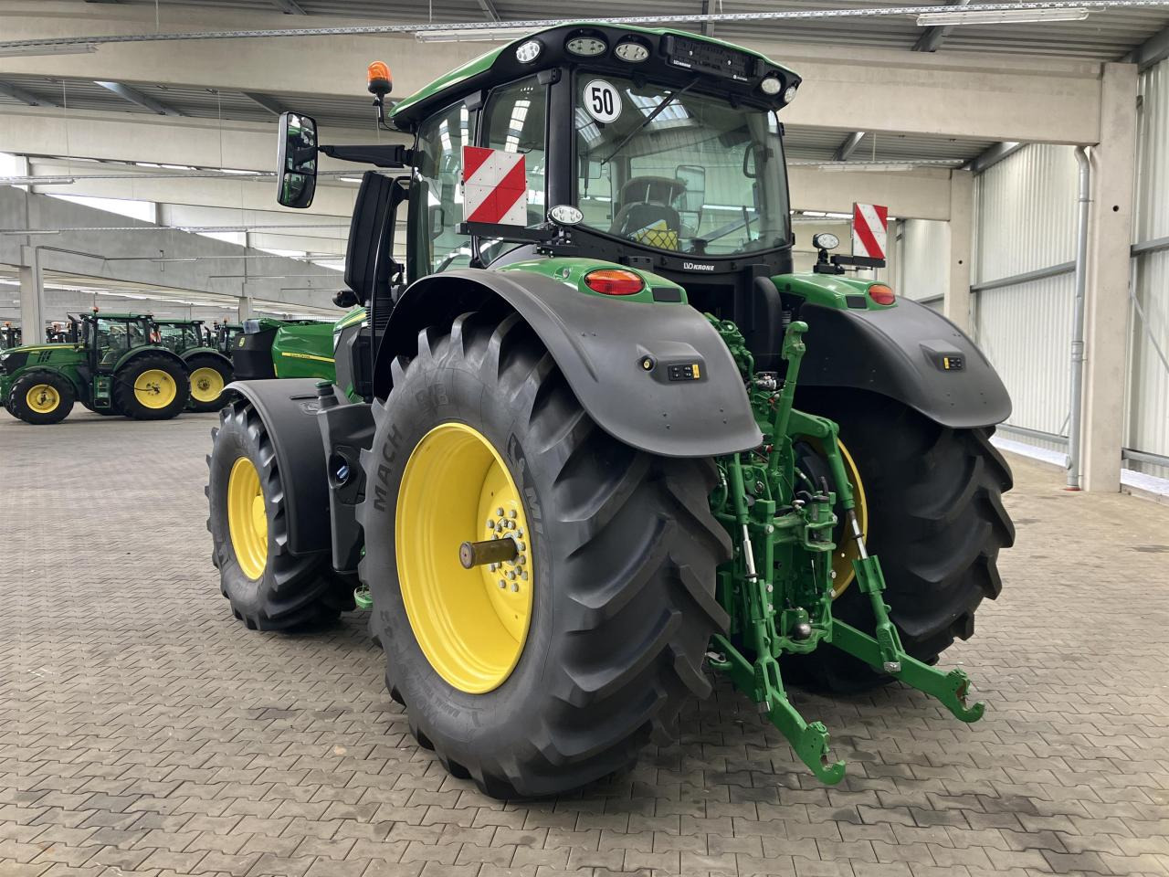 John Deere 6R 250 - 拖拉机:图4 John Deere 6R 250 - 拖拉机:图4