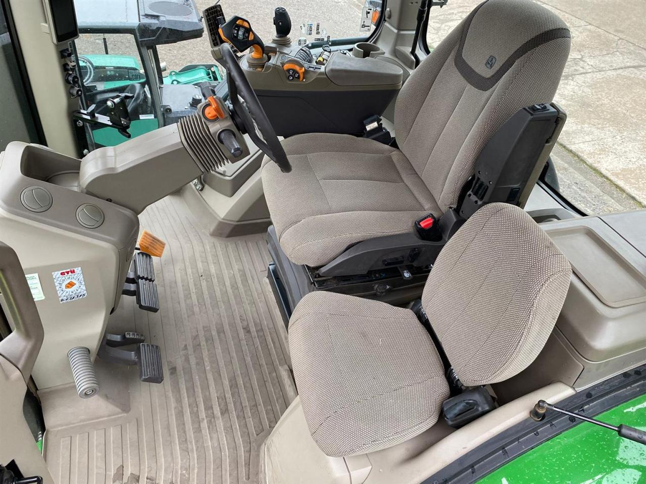 John Deere 7R 310 - 拖拉机:图3 John Deere 7R 310 - 拖拉机:图3