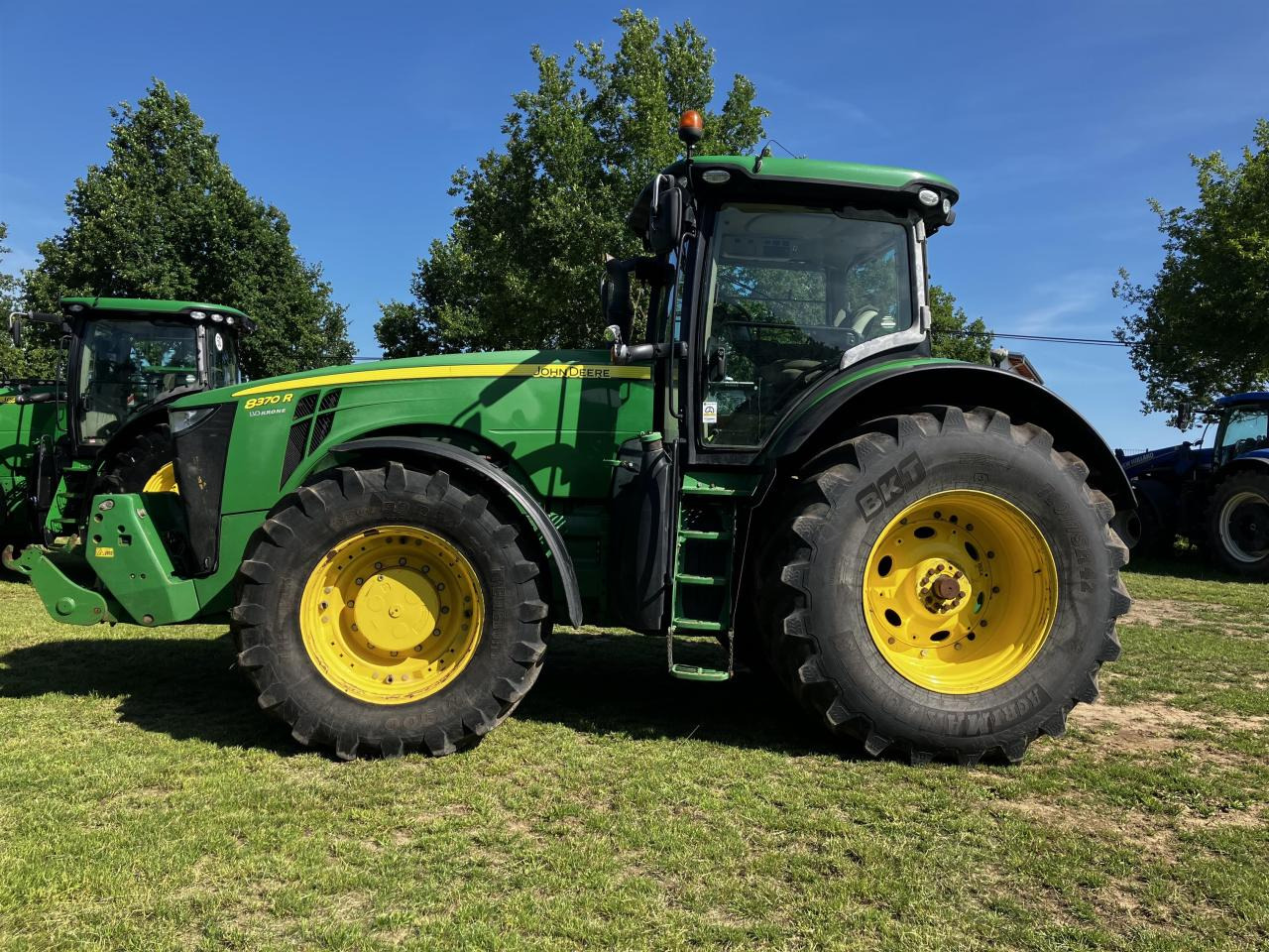 John Deere 8370R - 拖拉机:图1 John Deere 8370R - 拖拉机:图1