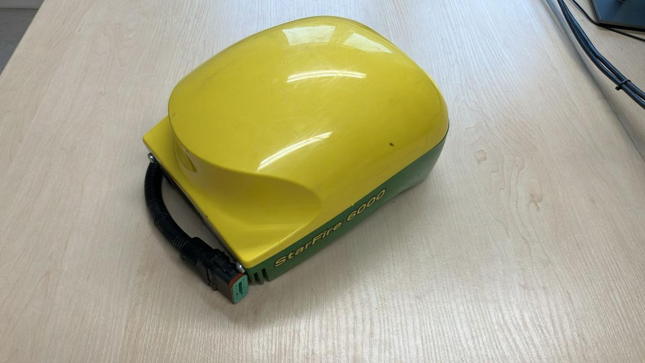 John Deere SF6000 - 导航系统 适用于 农业机械:图1 John Deere SF6000 - 导航系统 适用于 农业机械:图1