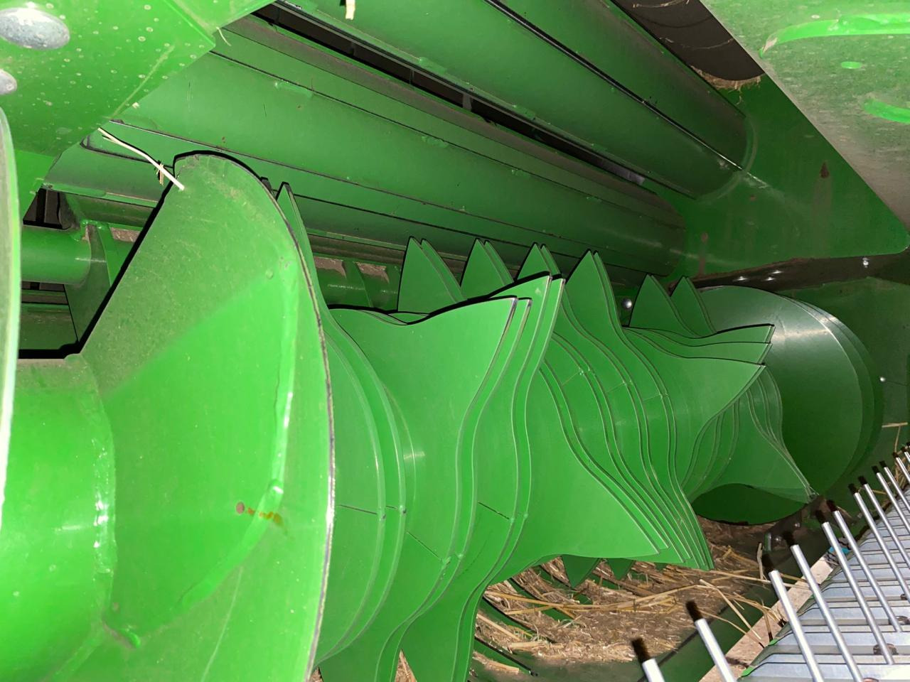 John Deere V451M MaxiCut 13 - 圆形打包机:图3 John Deere V451M MaxiCut 13 - 圆形打包机:图3