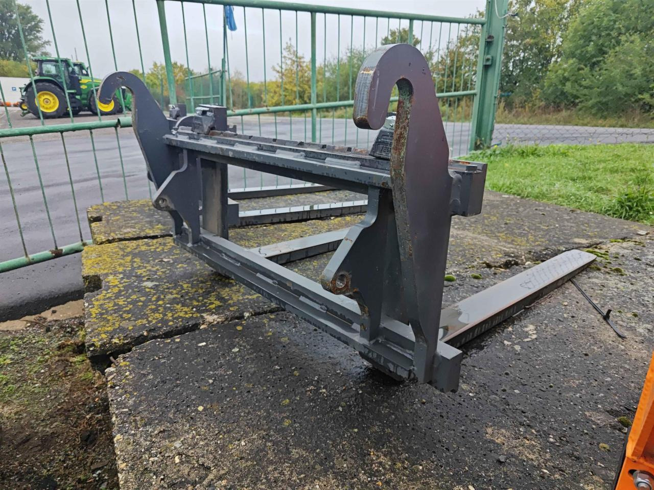 铲斗 Kramer 1200 mm：图1