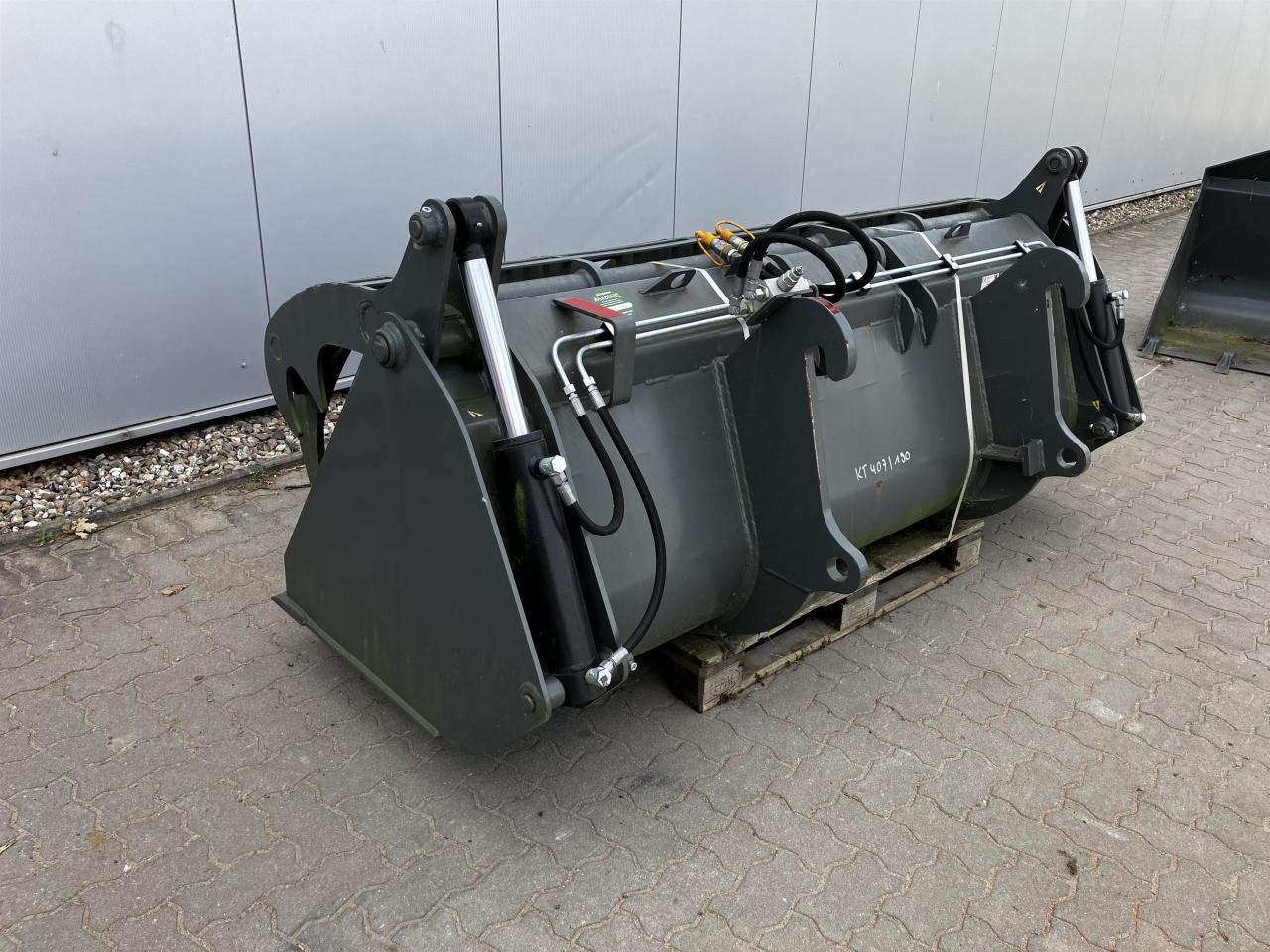 Kramer 2400 mm - 铲斗:图5 Kramer 2400 mm - 铲斗:图5