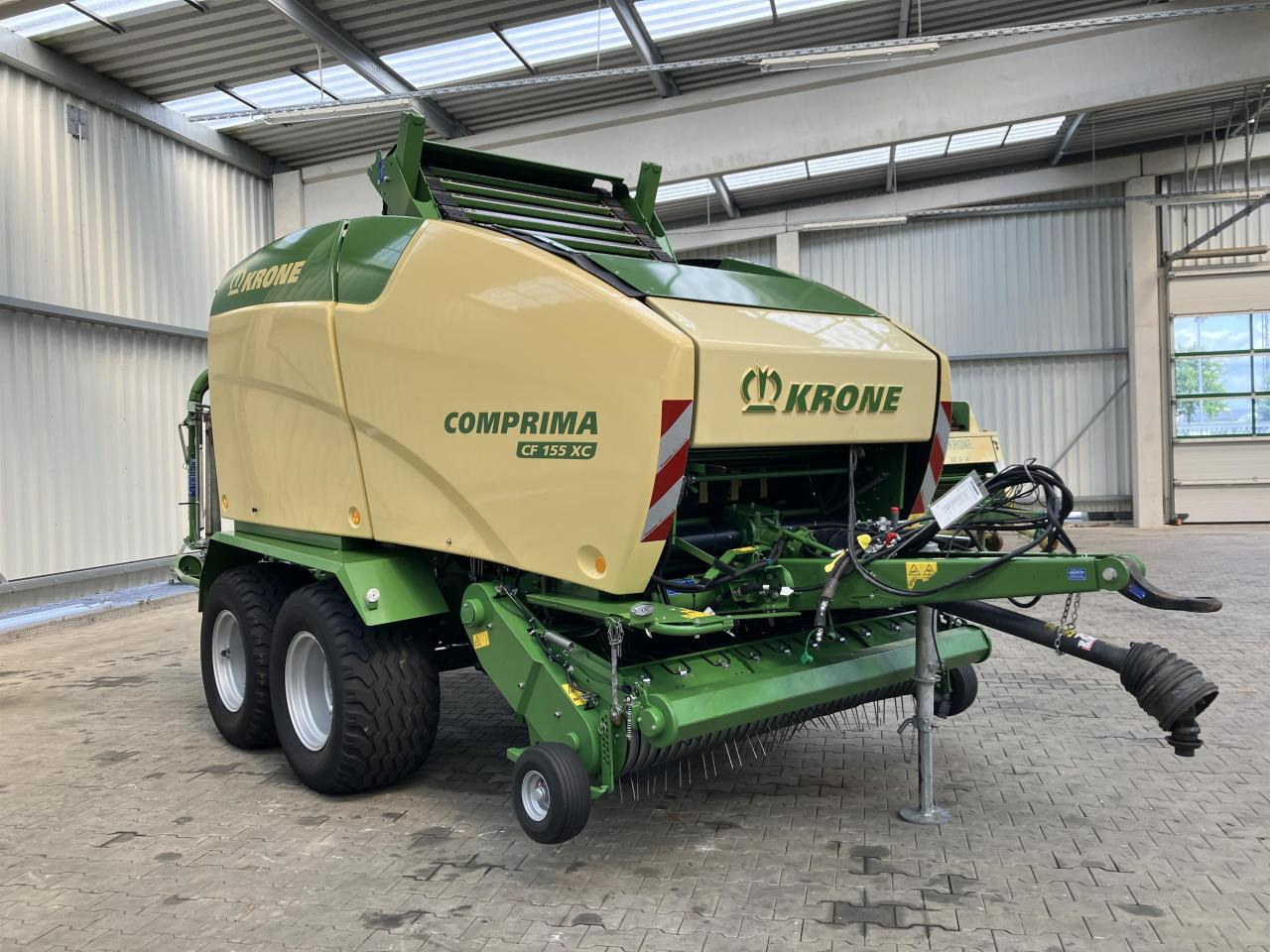 Krone CF 155 XC Comprima - 圆形打包机:图1 Krone CF 155 XC Comprima - 圆形打包机:图1
