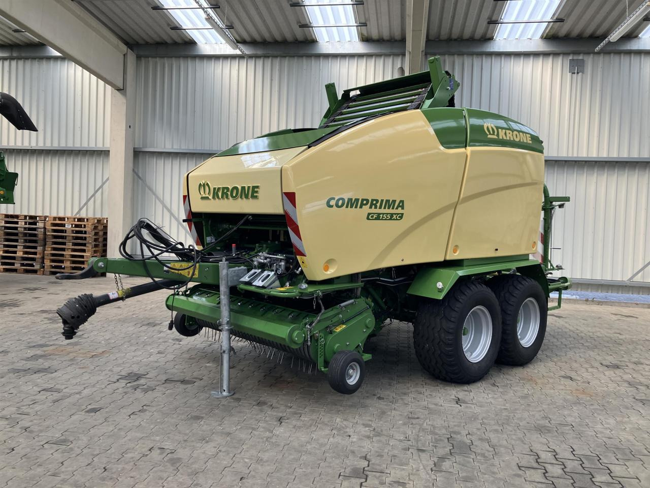 Krone CF 155 XC Comprima - 圆形打包机:图2 Krone CF 155 XC Comprima - 圆形打包机:图2